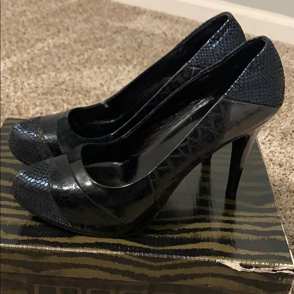 Moda Spana Black Pumps with Snakeskin pattern - Picture 2 of 4